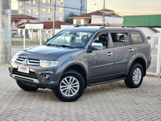 MITSUBISHI PAJERO 3.5 HPE 4X4 7 LUGARES V6 24V FLEX 4P AUTOMÁTICO MITSUBISHI PAJERO 3.5 HPE 4X4 7 LUGARES V6 24V FLEX 4P AUTOMÁTICO